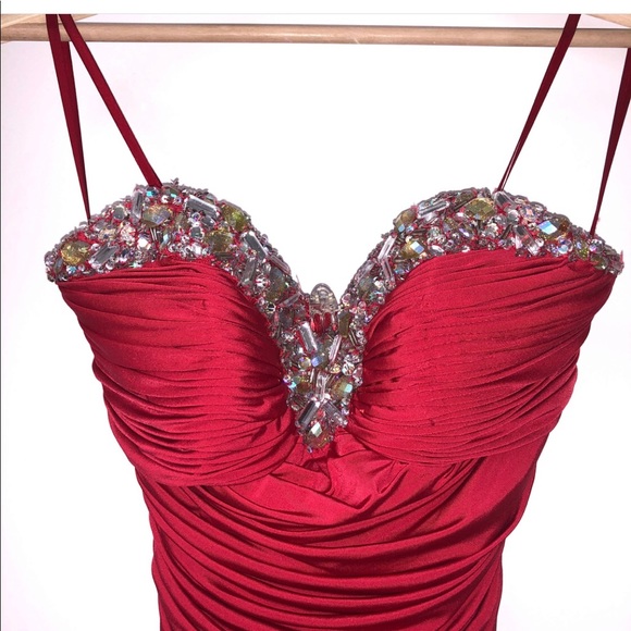 Formal Dress - Picture 2 of 8